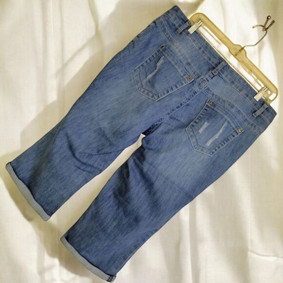 INDIGO THREAD CROP JEANS SIZE 14 Distressed - Picture 4 of 10